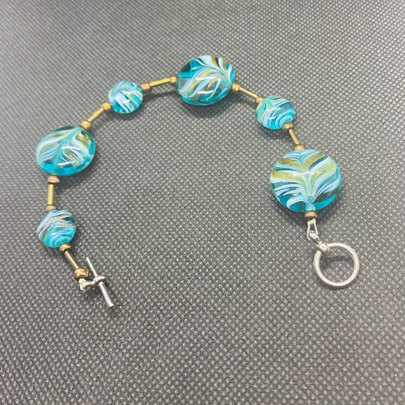 Glass Beaded Bracelet with Toggle Closure - Picture 2 of 2